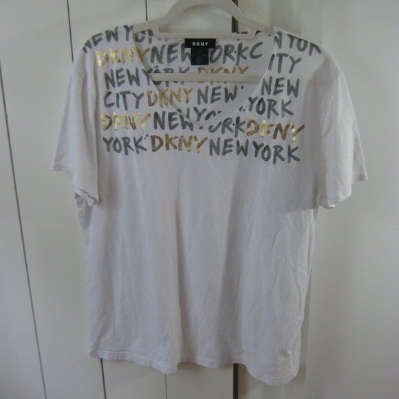 NWOT DKNY Tee-shirt - Picture 1 of 3